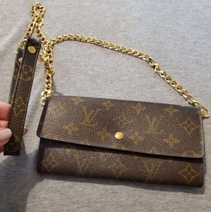 Authentic Louis Vuitton Sarah  Long Wallet